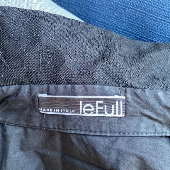 Le Full Wrap Black Top - Picture 3 of 11